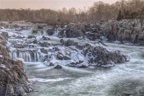 How to reach Great Falls .